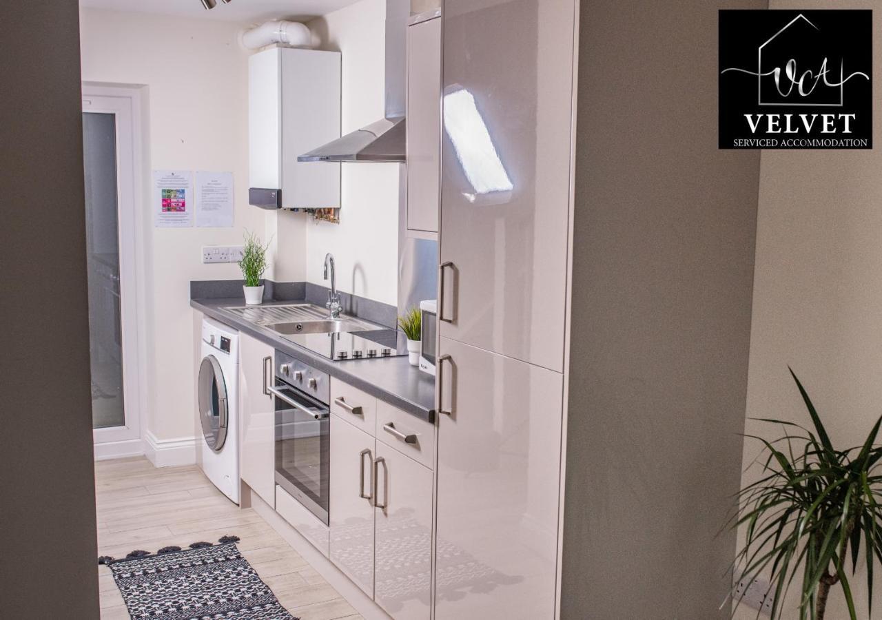 1 Bed House , Free Wifi,Free Parking,Leasure,Business Apartman Swansea Kültér fotó