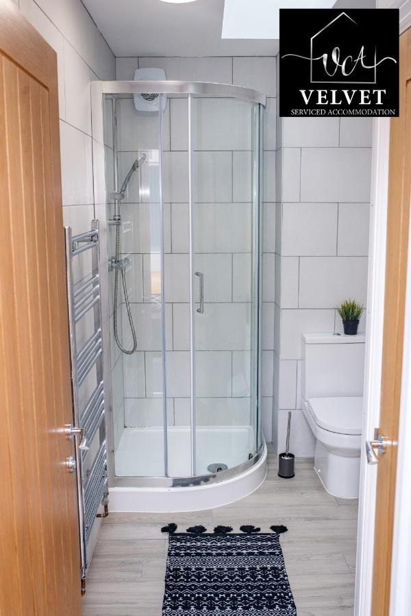 1 Bed House , Free Wifi,Free Parking,Leasure,Business Apartman Swansea Kültér fotó