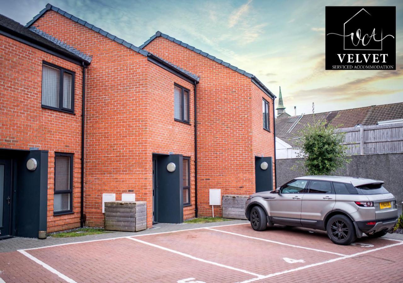 1 Bed House , Free Wifi,Free Parking,Leasure,Business Apartman Swansea Kültér fotó