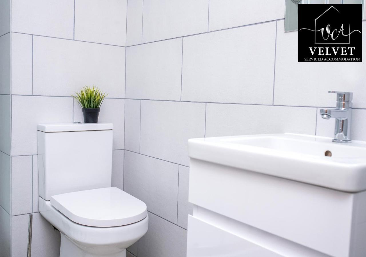 1 Bed House , Free Wifi,Free Parking,Leasure,Business Apartman Swansea Kültér fotó
